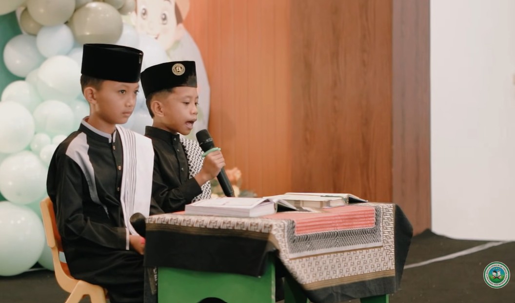 Wisuda Tahfidz Al-Qur’an wa Al-Hadits